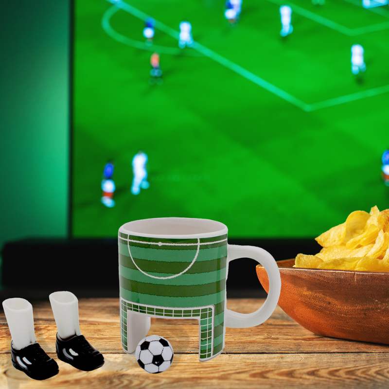 Fußball Tasse auf dem Tisch